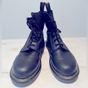 Dr. Martens Classic Lace Up Combat Boot Size 10